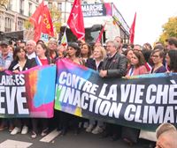Miles de personas salen a la calle en Francia contra el encarecimiento de la vida y el cambio climático