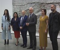 ''Sekzioak / Intersekzioak. Guggenheim Bilbao Museoaren Bildumak 25 urte'' erakusketa aurkeztu dute