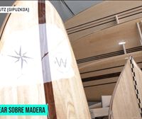 Así elaboran Iñaki y Juan Aguado las tablas de surf de madera