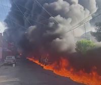 Al menos 2000 evacuados tras chocar un camión cisterna con un tren en marcha en México