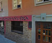 Vecinos de calle Zapatería 93 denuncian el ruido y las peleas que se producen a las puertas del pub Woody