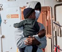 Italia empieza a aplicar sus ''desembarcos selectivos'' ilegales: sólo desembarcan mujeres, niños y enfermos