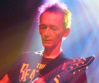Keith Levene hil da, The Clash taldeko gitarrista eta sortzailea