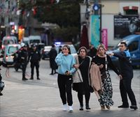 Al menos 6 personas muertas y 81 heridas en un atentado en una céntrica avenida de Estambul