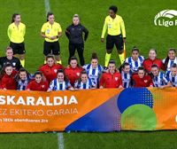 Las jugadores del Athletic y la Real simbolizan el ''once'' del Euskaraldia