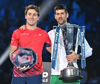 Djokovic tumba a Ruud y se iguala con Federer con seis Copa de Maestros