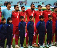 Los jugadores iraníes no cantan su himno en apoyo a las protestas en su país