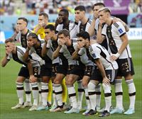 Los once jugadores de Alemania se tapan la boca en Catar en protesta por no poder apoyar al colectivo LGTBI+