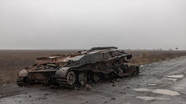 Tanque destruido en Ucrania. Foto: EFE