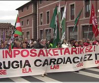 Cientos de personas se manifiestan en Bilbao contra el traslado de la Cirugía Cardiaca de Basurto a Cruces