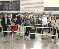Posible huelga en los aeropuertos de Hego Euskal Herria para Navidades