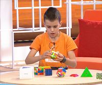 Rubik kuboarekin erakustaldia egin digu Jon Alberdi 11 urteko espezialistak!