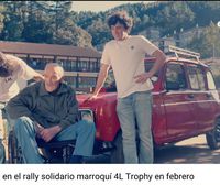Ibon y Andoni reforman el viejo Renault 4 de su aitita, recientemente fallecido, para participar en un rally