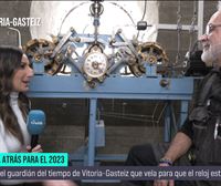 El reloj del Ayuntamiento de Vitoria-Gasteiz nos llevará hasta el año 2023: Pedro es su guardián