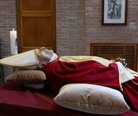 El Vaticano espera a más de 60 000 personas este jueves en el funeral de Benedicto XVI