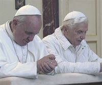 Benedikto XVI.ak eta Frantziskok Eliza Katolikoaren bi korronteak ordezkatu dituzte