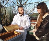 Conocemos el oficio del apicultor con David Marco en Sangüesa