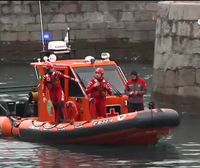 Aparece el cadáver de un buceador de 58 años flotando en aguas del puerto de Elantxobe
