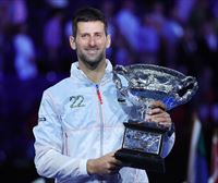 Djokovic, historikoa: Australiako Irekiko txapeldun izan da hamargarrenez eta bere 22. Grand Slama irabazi du 