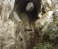Investigado un hombre por ocasionar daños en la cueva de Lezetxiki en Arrasate