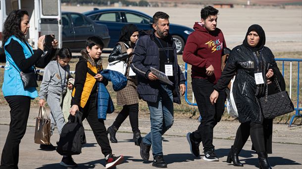 Los refugiados sirios afectados por el terremoto, en su llegada a Madrid. Foto: EFE