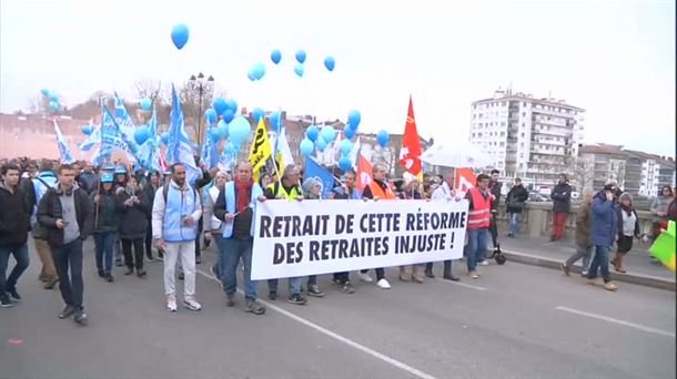 Manifestación en Baiona. Imagen obtenida de un vídeo de EITB Media.