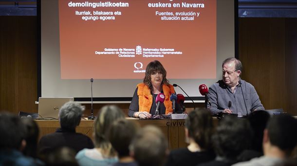 Ana Ollo en la presentación de la encuesta de Euskarabidea. Foto: Gobierno de Navarra.