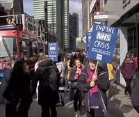 Las enfermeras británicas toman las calles de Londres en demanda de salarios justos