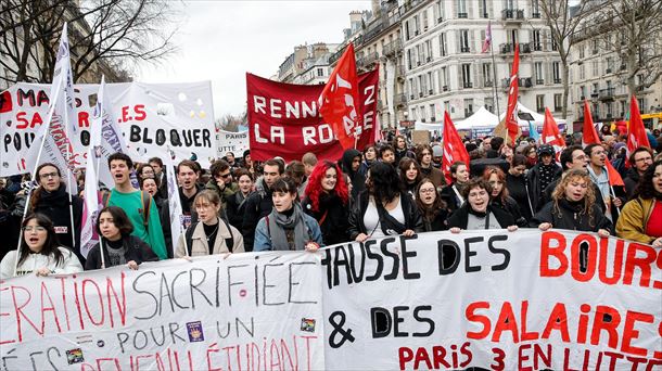 Manifestación contra la reforma de las pensiones en París. Foto: Efe