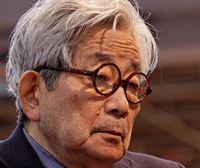 Muere el escritor japonés Kenzaburo Oe