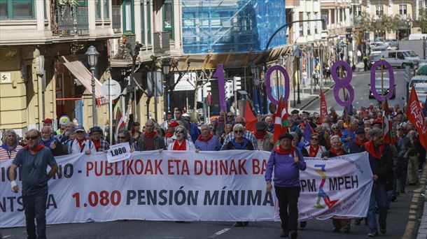 El movimiento de pensionistas de Bizkaia inició el lunes en Bilbao un ayuno y encierro. Foto: EFE