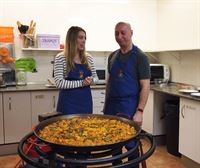 Cocinamos una auténtica paella valenciana en la Casa de la Comunitat Valenciana en Navarra
