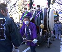 Los japoneses celebran un espectacular desfile de la Fundación de la Nación