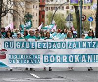 Trabajadoras de residencias de Bizkaia piden a la Diputación menos propaganda y que se renueve su convenio