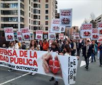 Una manifestación reivindica en Pamplona la defensa de la sanidad pública