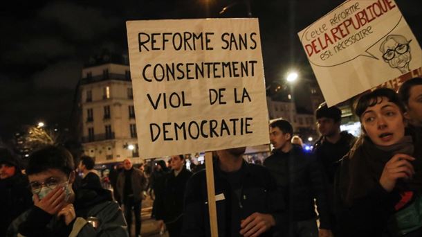 Manifestantes protestando en París. Foto: EFE