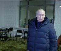 Mariupol hiri enblematikoa bisitatu du Putinek, ezustean