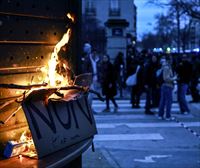 Ascienden a 287 los detenidos en Francia durante otra noche de protestas contra la reforma de pensiones