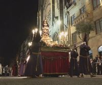 Centenares de personas siguen la tradicional procesión del Nazareno en Bilbao
