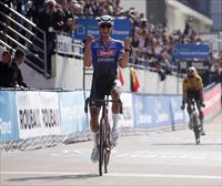 Van der Poel alcanza la gloria en la París-Roubaix