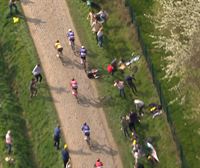 La caída que ha dejado a Degenkolb sin opciones de victoria en la París-Roubaix