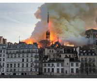 Erlojuaren kontrako berreraikitze lanak Notre Dameko katedralean, epeak betetzeko