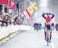 Ane Santesteban, duodécima en la Amstel Gold Race ganada por Vollering