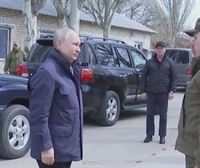 Vladimir Putinek ezustean bisitatu ditu Kherson eta Luhansk