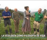 Convivencia sostenible: Tomás, Alberto, Josu, Rober e Iñaki viven desde hace 37 años en un caserío de Bermeo