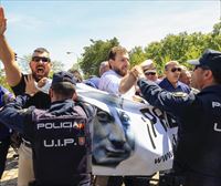 Tres falangistas detenidos en los incidentes registrados a la llegada de los restos de Primo de Rivera
