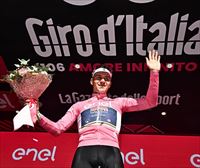 Evenepoel vuela y gana en la contrarreloj de la primera etapa del Giro de Italia y saca 43 segundos a Roglic