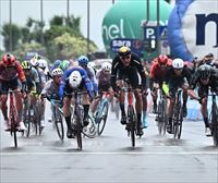 Groves se impone en la quinta etapa del Giro tras un festival de lluvia y caídas, Leknessund sigue de líder