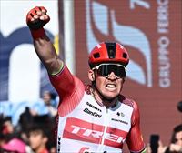 Mads Pedersenek irabazi du Napoliko esprinta, Italiako Giroan, eta Andreas Leknessundek lider jarraitzen du