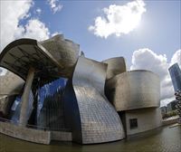 Bilboko Guggenheim museoak inoizko uztailik onena izan du aurten, 165.418 bisitarirekin